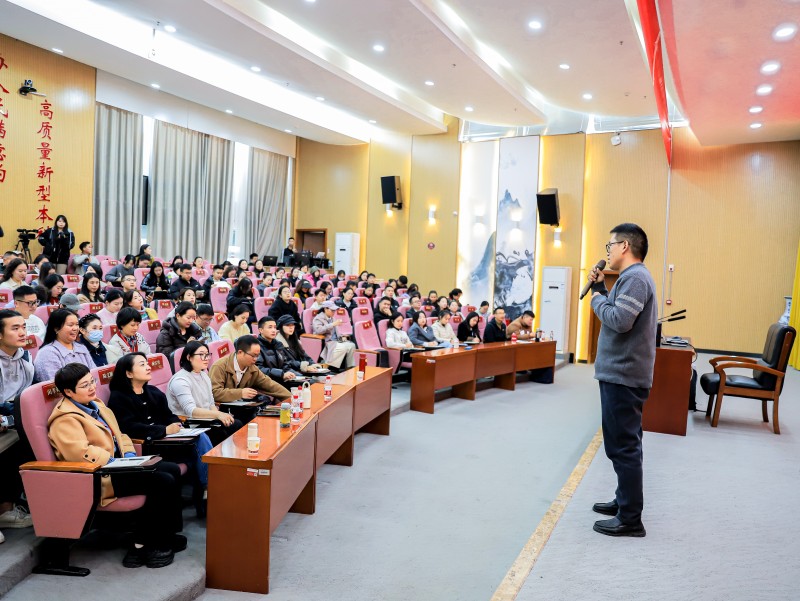 20251108183331633868767 20251108183331633868767